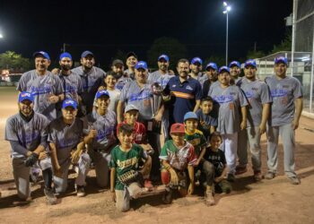 Entrega el Rector premios del torneo de softbol de la UAT