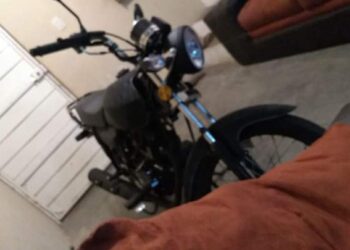 Roban a bombero, lo dejan sin moto en el interior de la estación central