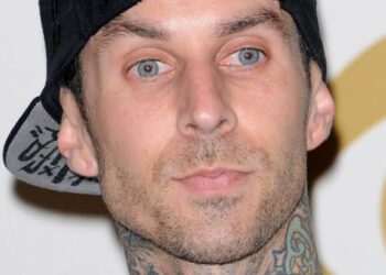 Travis Barker revela padecimiento al hospital