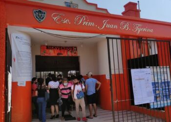 Amenaza niña con llevar pistola a escuela para agredir a compañero