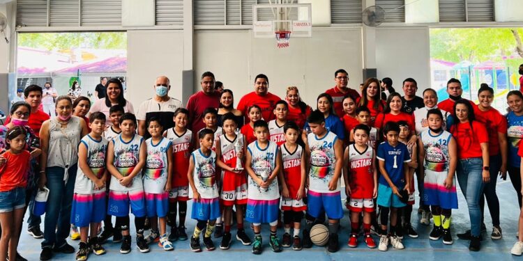 Premia Municipio a campeones de basquetbol “Victoria te quiero más”