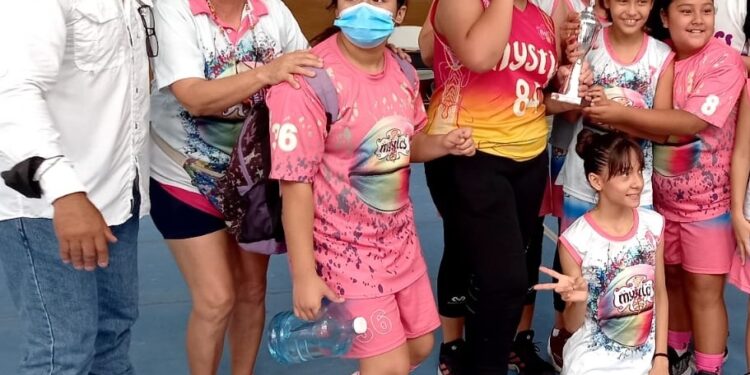Premia Municipio a campeones de basquetbol “Victoria te quiero más”