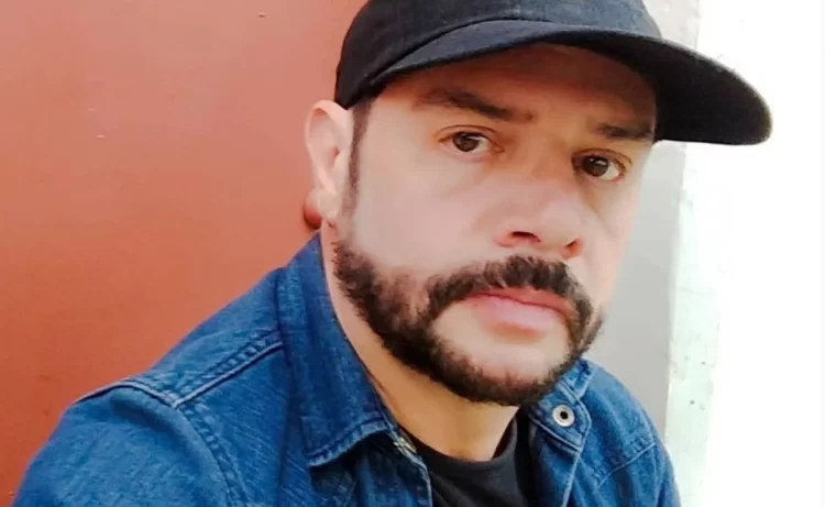 Héctor Parra cumple un año en prisión y su hija difunde mensaje sobre su inocencia