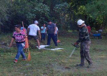 Continúa Municipio limpiando espacios deportivos