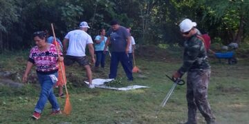 Continúa Municipio limpiando espacios deportivos