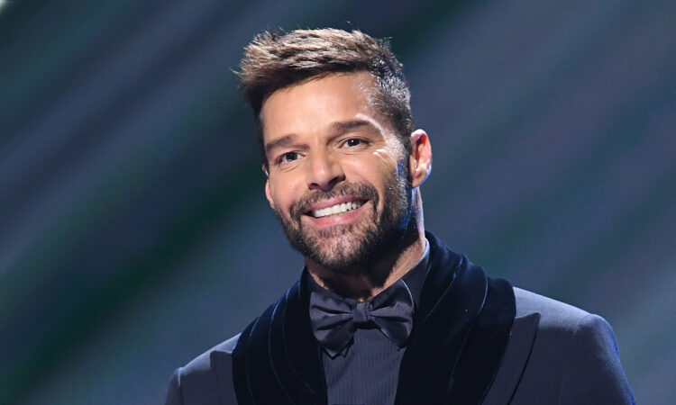 Ricky Martin enfrenta demanda por incumpliento de contrato
