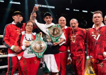 El mexicano Rey Vargas el nuevo monarca de peso pluma