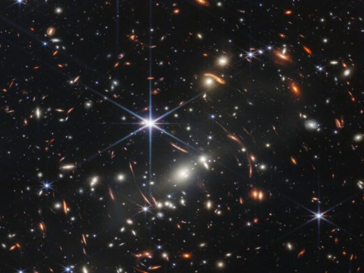 Telescopio James Webb capta imagen de primeras galaxias formadas tras el Big Bang