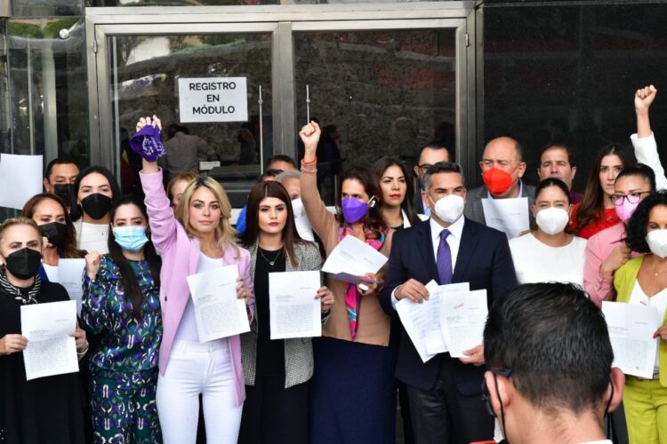 Denuncian Diputadas y Diputados del PRI a Layda Sansores ante la FGR