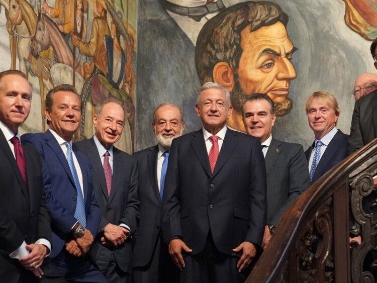 López Obrador y empresarios de México y EU hablan de economía, inversión…