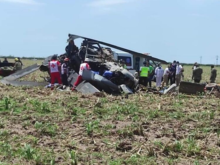 Se desploma helicóptero de Semar en Sinaloa; reportan nueve muertos