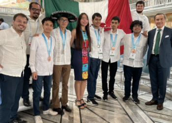 Tamaulipeco Daniel Ochoa Quintero gana plata en Olimpiada Internacional de Matemáticas