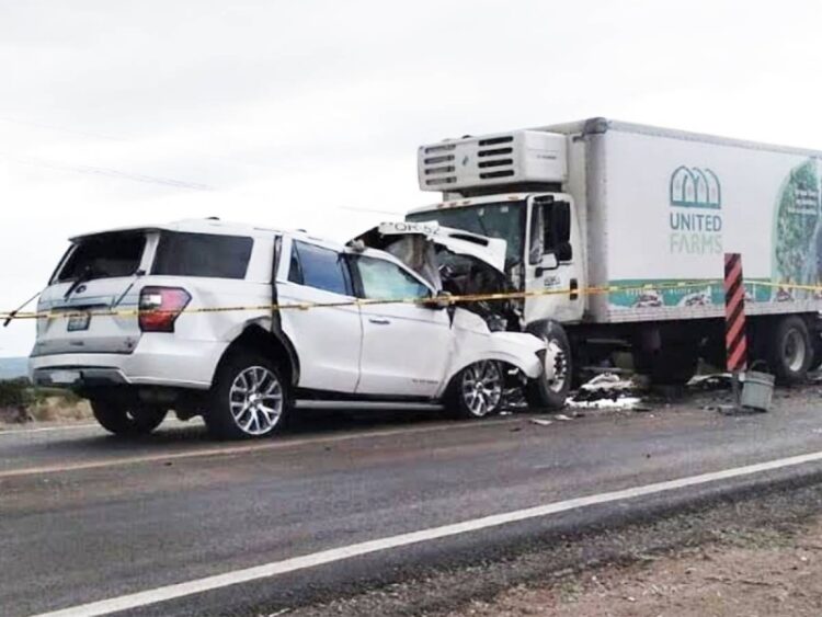 Fallecen tres mujeres y dos niños por fuerte choque en Querétaro