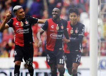 Atlas se impone con polémica sobre Cruz Azul