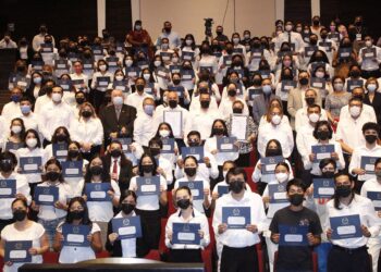 Reconoce UAT a estudiantes de excelencia del Campus Tampico