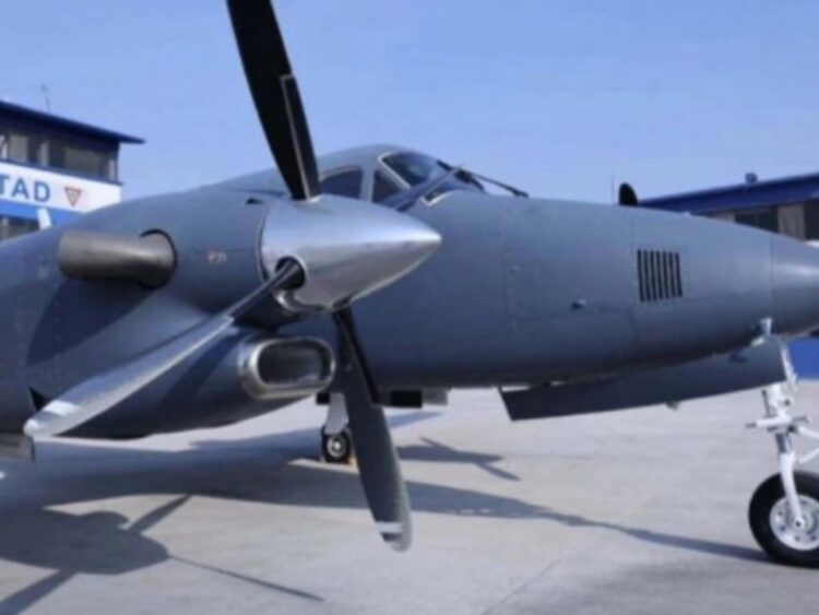 Avión de la Fuerza Aérea ‘bombardea’ nubes en Nuevo León para provocar lluvias