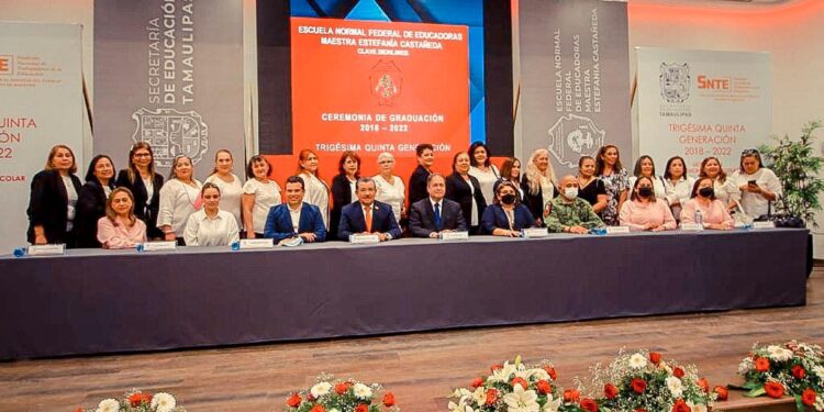 Egresa nueva generación de educadoras  de la Normal Federal “Estefanía Castañeda”