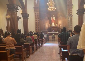 Más de cien colegas despiden en la Catedral al periodista asesinado  Antonio de la Cruz