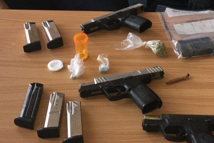 Los detienen con drogas y armas en Harlingen