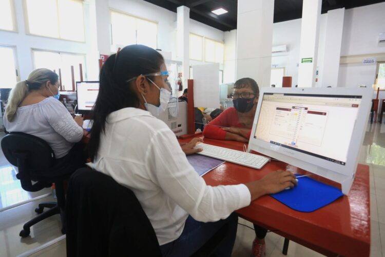 Darán 7% de aumento a burócratas federales; suben despensa y ayuda a transporte