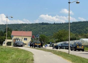 Joven mata a 5 miembros de su familia en Francia