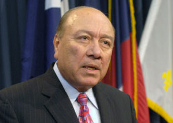 Operación Lone Star, barril sin fondo; senador