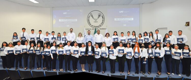 Entrega UAT becas de excelencia a universitarios de Nuevo Laredo