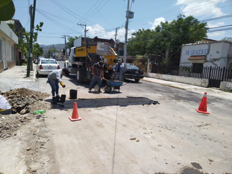 Mantiene Ayuntamiento jornadas de bacheo en Cd. Victoria