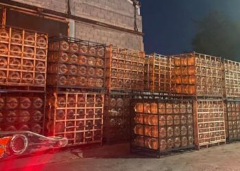 Se agrava crisis por agua en Nuevo León; se roban hasta los garrafones