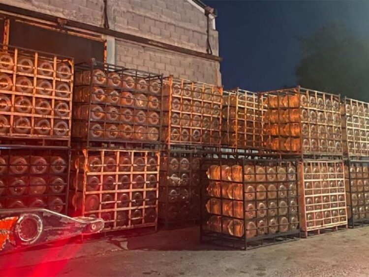 Se agrava crisis por agua en Nuevo León; se roban hasta los garrafones