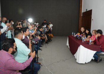 Promueve Morena juicio político y acción penal contra 7 diputados del PAN