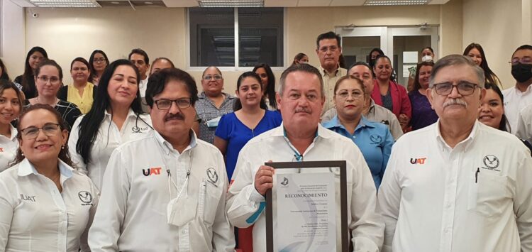 La Facultad de Medicina Matamoros de la UAT recibe premio nacional de excelencia