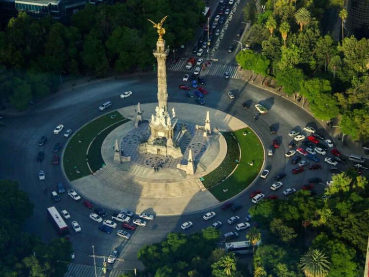 Mejora FMI pronóstico de crecimiento económico para México de 2 a 2.4%