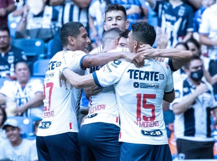 Rayados de Monterrey se impone 1-0 al Puebla