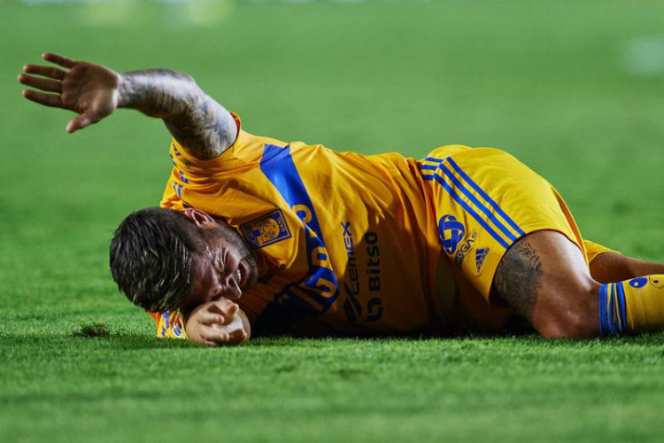 Lesión podría dejar fuera a André-Pierre Gignac