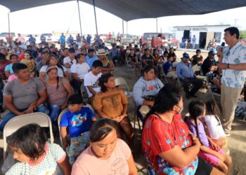 Entrega Alcalde Mario López diversos apoyos a las familias del Poblado La Capilla