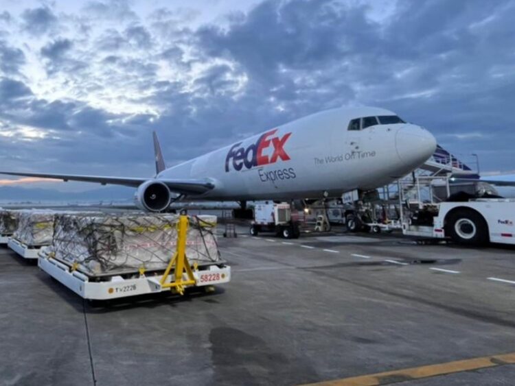 Llegan a México 3 millones de vacunas anticovid donadas por Canadá