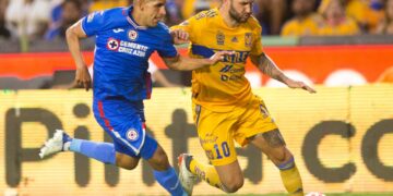 Giménez le da triunfo a Cruz Azul de 3-2 sobre Tigres
