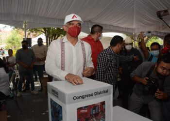 Vota Américo Villarreal para elegir consejeros estatales y nacionales de Morena