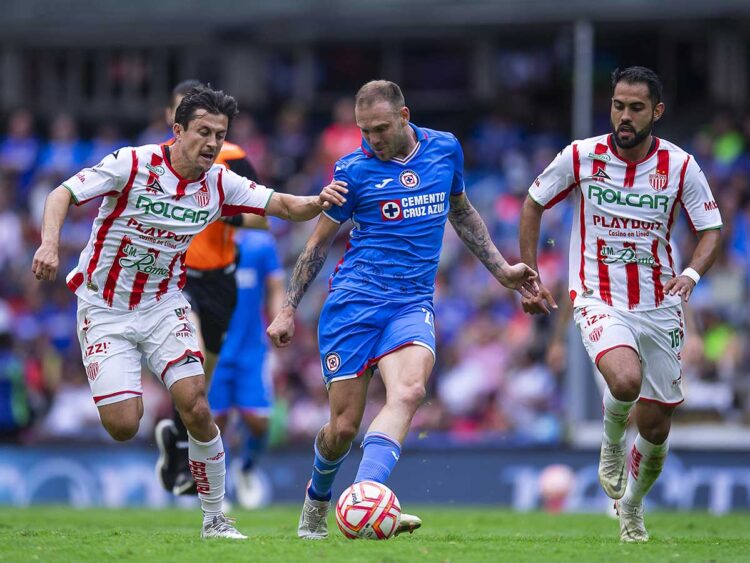 Cruz Azul derrota 1-0 a Rayos del Necaxa en el Azteca