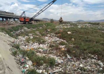 Exhorta Conagua a población a no tirar basura presas, barrancas y cauces de ríos
