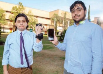 Egresados del Instituto Politécnico Nacional crean pulsera que detecta el estrés