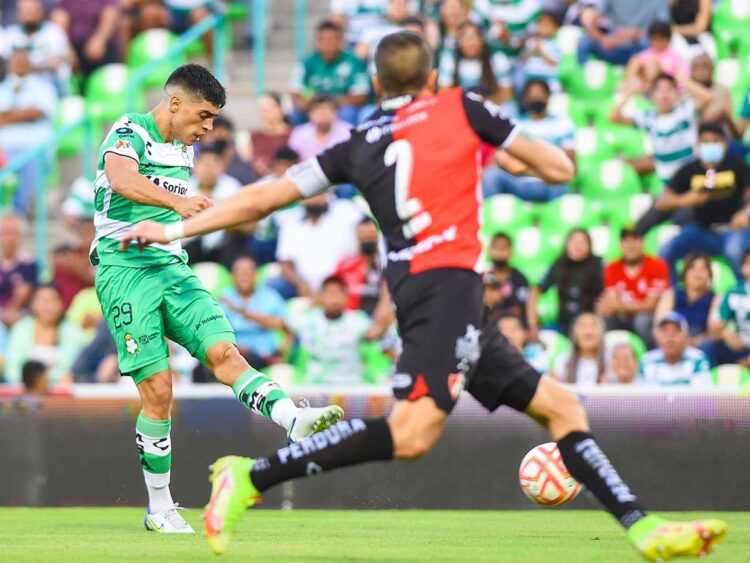 Santos-Laguna doblega 1-0 al campeón Atlas de Guadalajara