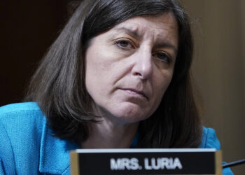 Trump no quizo procesar a nadie; Comité