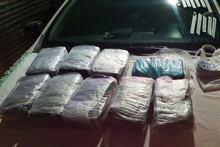 Detienen a gringo con droga en puente internacional