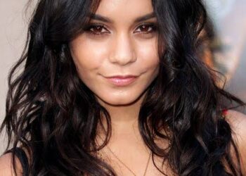 Vanessa Hudgens se une a tendencia ‘Barbiecore’