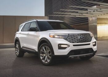 Llama Ford a revisión mecánica a 66 mil SUVs por incendios en motor