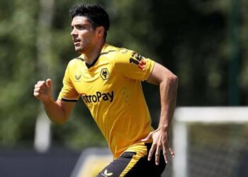 Raúl Jiménez sufre doble lesión en partido amistoso