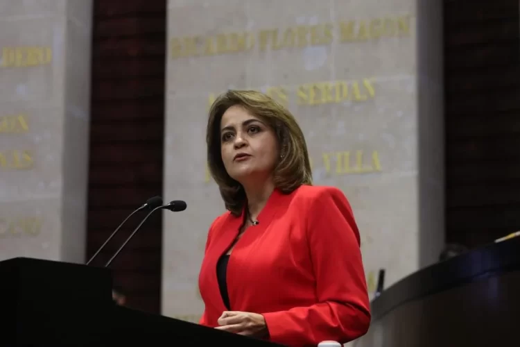 Desempleo obliga a mexicanos a retirar recursos de sus afores