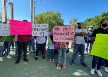 Protestan en Ayuntamiento por “descontón” en aguinaldo